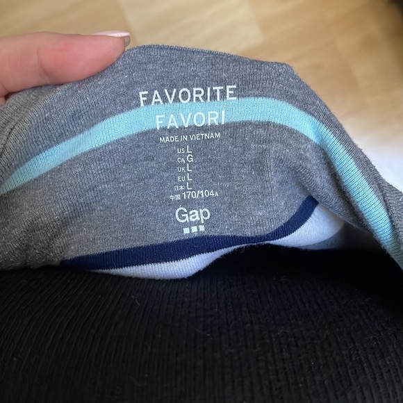 NWOT Gap V-Neck Long Sleeve - Picture 3 of 3